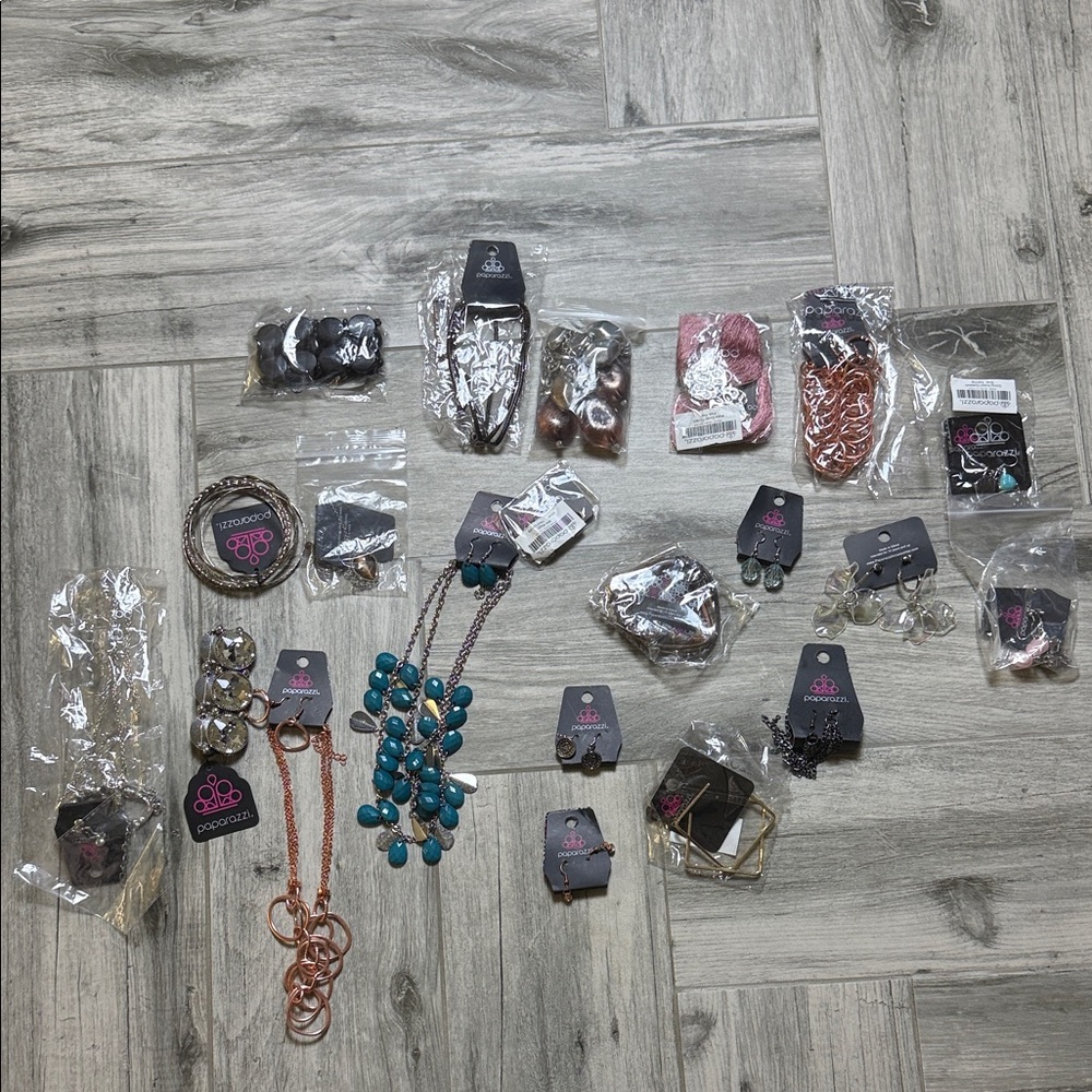paparazzi Jewelry Bundle of 21 pieces